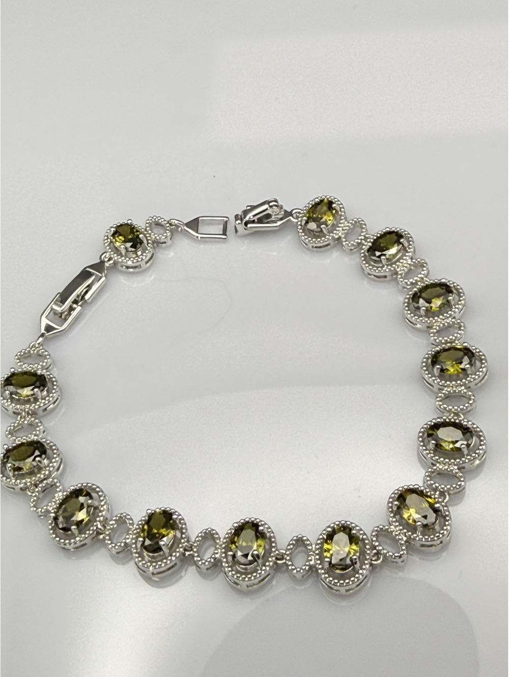 candy+clover elite 18k peridot olive  crystal 14K white gold plated bracelet